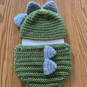 Baby Dinosaur Hat and Diaper cover set (EUC)